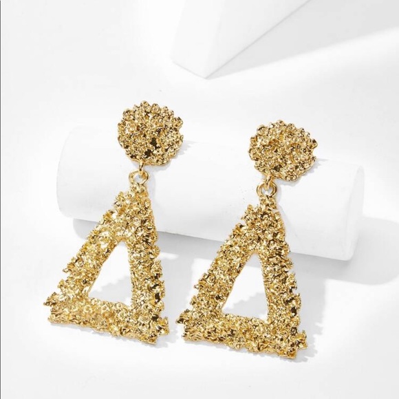 Jewelry - ✨Gold Geo Drops✨